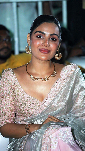 Samyukta Menon HD phone wallpaper