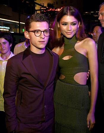 Zendaya and Tom Holland, Romantic moment, Secret car kiss, Paparazzi capture HD phone wallpaper