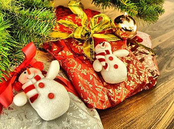 Holidays, Snowman, Christmas, Branch, Needles, Christmas Tree Toy, Presents, Gifts HD wallpaper