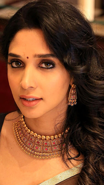 Nyla usha, malayalam actress HD phone wallpaper