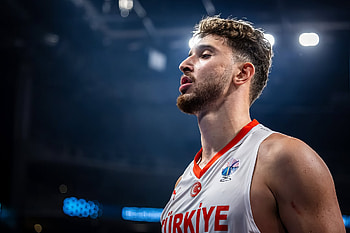 Türkiye's Rising Center — Basketball HD wallpaper
