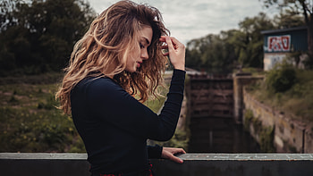 Girl Outdoor Playing With Hairs, girls, model, blonde, outdoor HD wallpaper