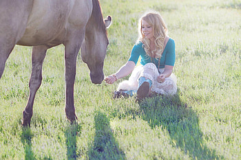 Make Friends, cowgirls, horses, ranch, blondes HD wallpaper