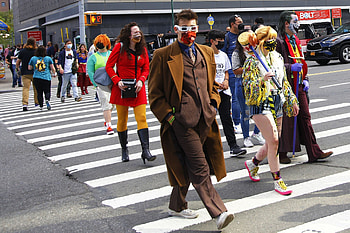 Comic-Con returns, Costumed revelers, 1 year hiatus, Daily Sabah coverage HD wallpaper