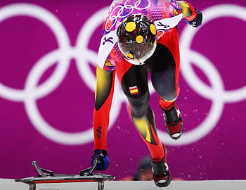 Ander Mirambell, Sledding HD wallpaper