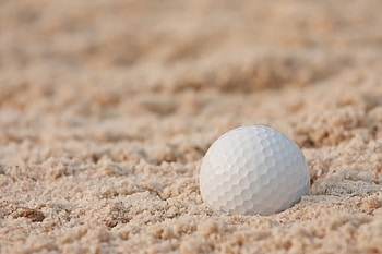 Beach Golf, Lush fairways, Palm trees swaying, Perfect swing HD wallpaper