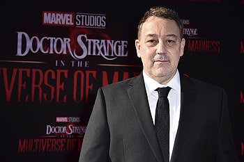 Q&A Sam Raimi, Doctor Strange, Superhero return, Insightful interview HD wallpaper