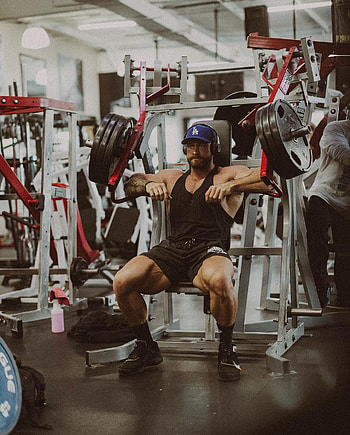 cbum, chris, exercise_equipment, thigh, chris_bumstead, gym, bum HD phone wallpaper