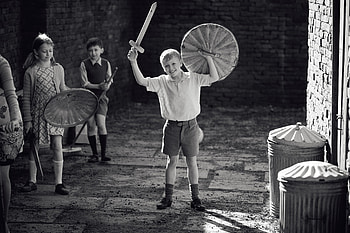 Belfast movie, Childhood memories, Black and white, Ode HD wallpaper