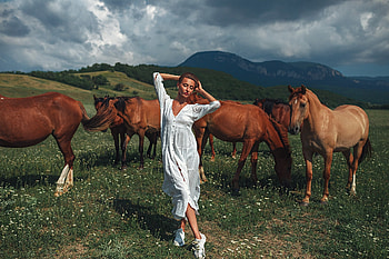Women and the horses, Women, horse, model, girl HD wallpaper