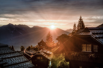 Cities, Dawn, Building, Rays, Beams, Village HD wallpaper