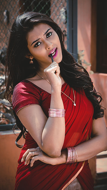Pooja javeri, saree lover, seductive lips, telugu actress, dwarka HD phone wallpaper
