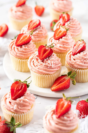 Coconut strawberry cheesecake cupcakes, Creamy and indulgent, Tropical twist, Sweet delight HD phone wallpaper