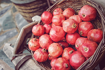 Fruits, Food, Pomegranates, Basket, Ripe HD wallpaper