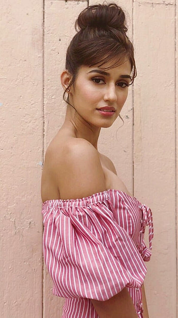 Disha Patani, Beautiful Actress HD phone wallpaper