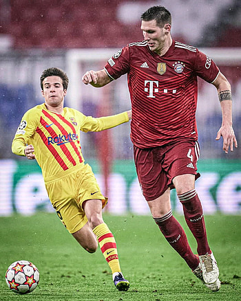 Bayern, sports uniform, soccer, bayern vs barcelona, riqui puig, sule, ucl HD phone wallpaper