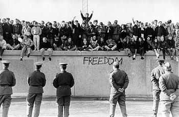Berlin Wall, Rose and fell, East and West, Germany HD wallpaper