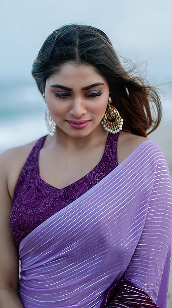 Shivani narayanan, saree beauty HD phone wallpaper