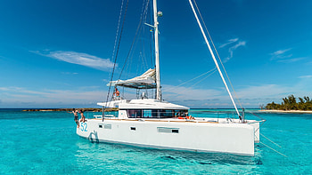 Catamaran , Luxury boats, Ocean leisure, Yachting experience HD wallpaper