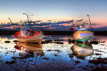 Sleeping Boats, reflection, boats, sky, beautiful, lake, sunset HD wallpaper