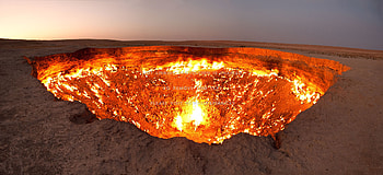 The Door to Hell, Turkmenistan's natural wonder, Derweze fire, Fascinating Turkmenistan phenomenon HD wallpaper