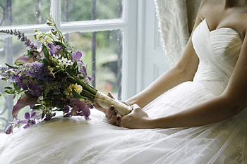 Just Beautiful, bouquet, graphy, window, beautiful, beauty, purple, wedding, flower, flowers, bride HD wallpaper