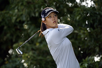 Michelle Wie West, Motherhood journey, Golfer's retirement, CNN video HD wallpaper