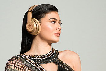 Kylie Jenner, Celebrity, American, Black Hair, Heads, Model HD wallpaper