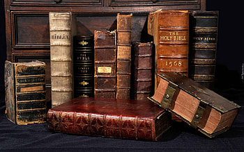 Old Bibles, Word of God, books, old, Bibles HD wallpaper