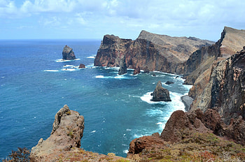 Madeira travels, Exploring Madeira island, Funchal's beauty HD wallpaper