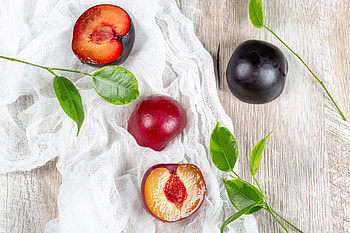 Food, Leaves, Plum, Wood, Wooden, Cloth, Fruit HD wallpaper