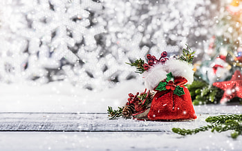christmas bags, bokeh, snowfall, christmas decorations, New Year decoration, Happy New Year, Merry Christmas, xmas bags, new year concepts, xmas decorations HD wallpaper