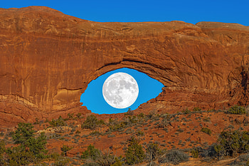 Full Moon Behind Arches NP, Utah, full moon, utah, desert, nature, park HD wallpaper