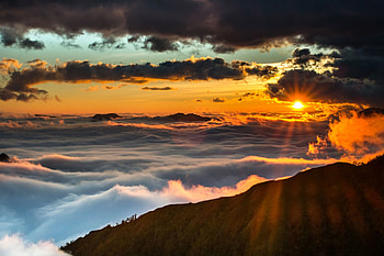 Let's watch the sunrise through this , pretty, nature, sky, sunrise, aurora, mountain, cloud HD wallpaper