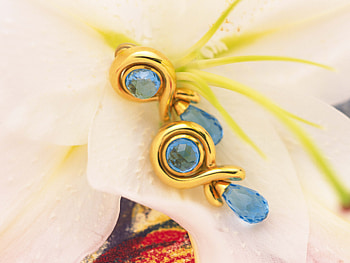 Gold, Flower, Miscellanea, Miscellaneous, Petals, Earrings HD wallpaper