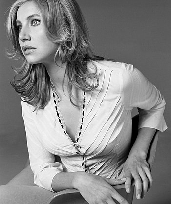 Sarah Chalke's collection, Imgur album dedicated, Candid moments HD phone wallpaper