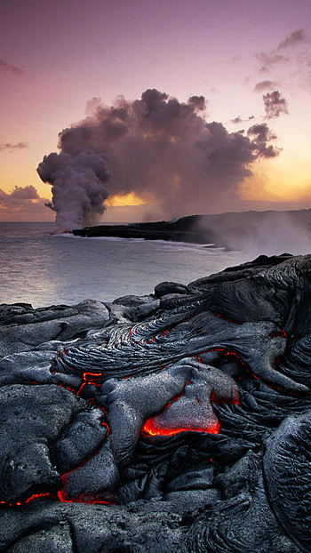 Hawaii Volcanoes National Park, Kilauea erupting, Hawaii's gem, Windows 10 spotlight HD phone wallpaper