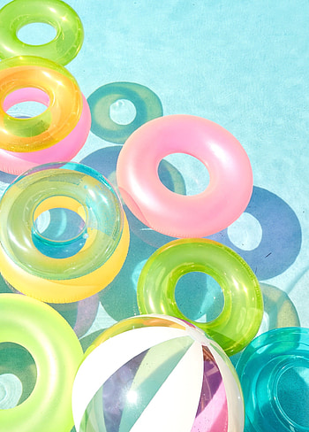 Summer is coming in Tel Aviv - time for hot pool parties and long days at the beach. HD phone wallpaper
