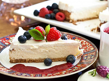 Delicious Fruit Cake, blueberry, delicious, fruit, fruits, raspberry, food, cake HD wallpaper