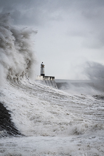 Sea, Waves, Miscellanea, Miscellaneous, Spray, Lighthouse, Storm HD phone wallpaper