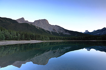 Golden Serenity Wedge Mountains Evening Calm, mountains, reflection, sky, nature HD wallpaper