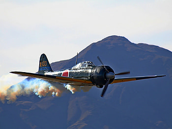 Mitsubishi Zero, japanese, mitsubishi, classic, ww2, war, airplane, smoke, wwii, antique, plane, world, zero, vintage HD wallpaper
