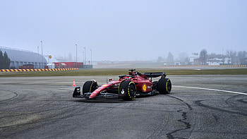 Ferrari F1 75 2022 Formula 1 2 Cars HD wallpaper