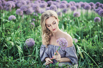 Beautiful Women With Flowers In Field, girls, model, flowers HD wallpaper
