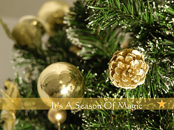 Christmas ornaments, golden, holiday, christmas, green, ornament, tree HD wallpaper