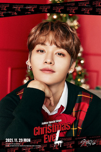 LeeKnow Christmas EveL, lee minho, stray kids, minho, Christmas EveL, lee know HD phone wallpaper