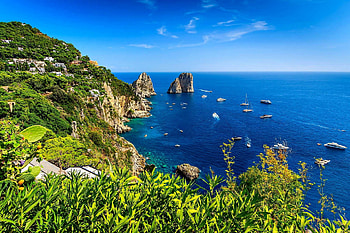 The colors of the Gulf of Naples, sea, plants, gulf, colors, rocks, Naples, summer, boats, view, sky HD wallpaper