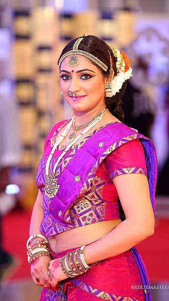 Haripriya, , saree beauty, kannada actress HD phone wallpaper