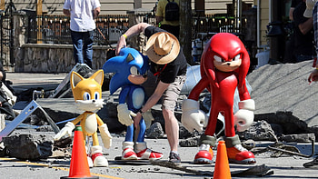 Sonic 2 movie insights, Knuckles design reveal, Exciting on-set , Gaming movie adaptation HD wallpaper