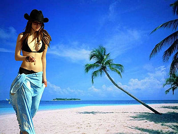 Cowgirl, style, sand, fun, beaches, vacation, famous, cowgirls, outdoors, classy, western, hats, palm trees, sexy, brunette, hot, bikini, fashion, sky, models HD wallpaper